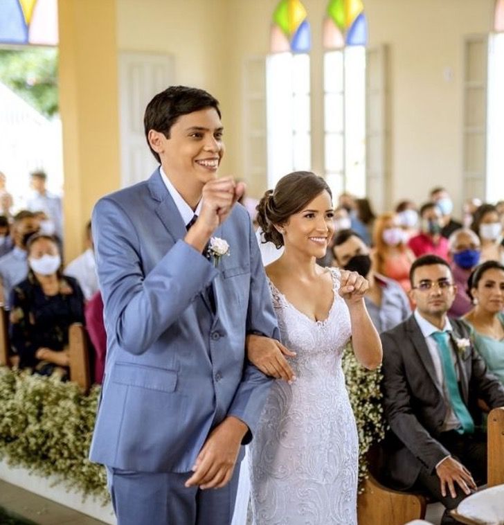 psicologiasdobrasil.com.br - Padre oficializa o casamento em língua de sinais para um casal com deficiência auditiva