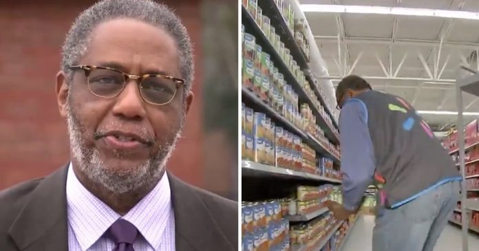 Diretor de uma escola trabalha à noite no Walmart para doar salário a alunos sem um tostão