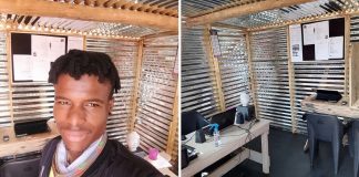 Jovem africano posa com orgulho após abrir cibercafé em uma barraca. Na sua região, a internet é um luxo
