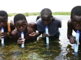 Invenção revolucionária transforma água em potável para suprir comunidades menos favorecidas