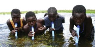 Invenção revolucionária transforma água em potável para suprir comunidades menos favorecidas