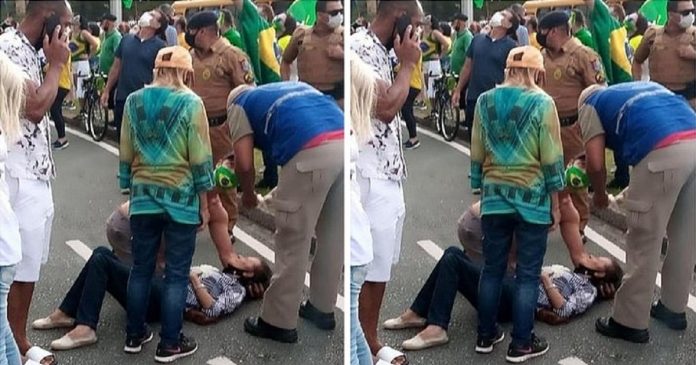Mulher presa por jogar maracujá em idosa que pedia reabertura das igrejas é psicóloga