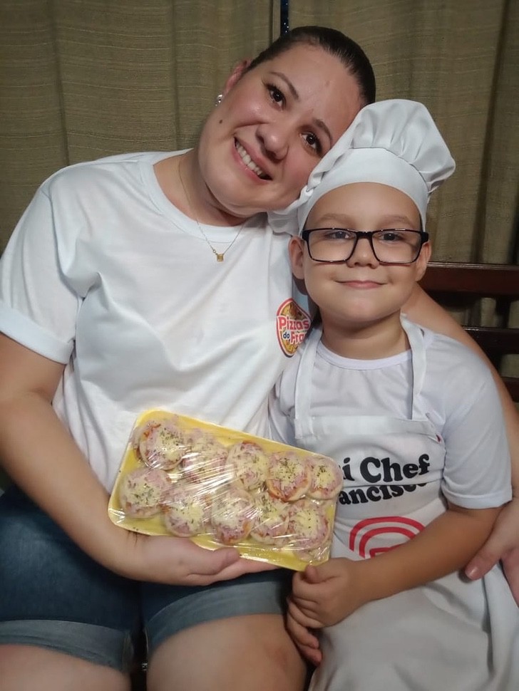 psicologiasdobrasil.com.br - Menino de 7 anos vende pizzas para comprar um computador para estudar