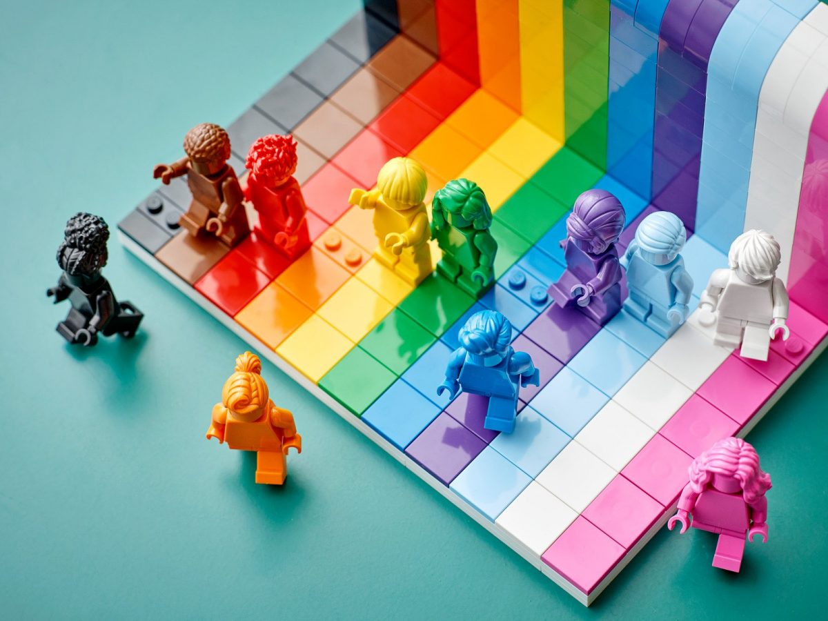 psicologiasdobrasil.com.br - Lego anuncia o primeiro brinquedo LGBTQIA + para celebrar Mês do Orgulho