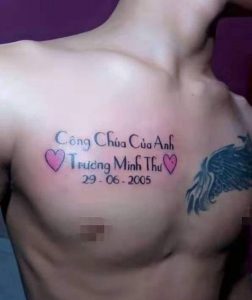 psicologiasdobrasil.com.br - Jovem tatua caixão no peito para cobrir tatuagem em homenagem à ex