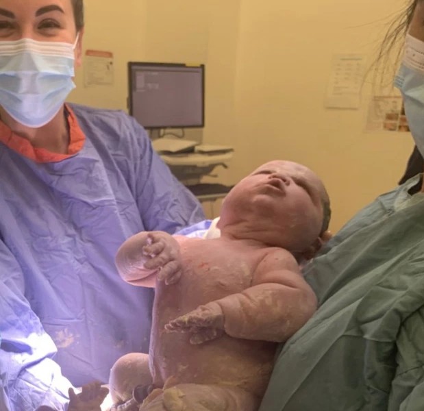 psicologiasdobrasil.com.br - Mãe dá à luz bebê de quase 6kg: "Pensaram que estava grávida de gêmeos"