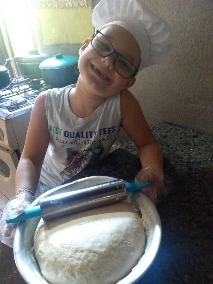 psicologiasdobrasil.com.br - Menino de 7 anos vende pizzas para comprar um computador para estudar