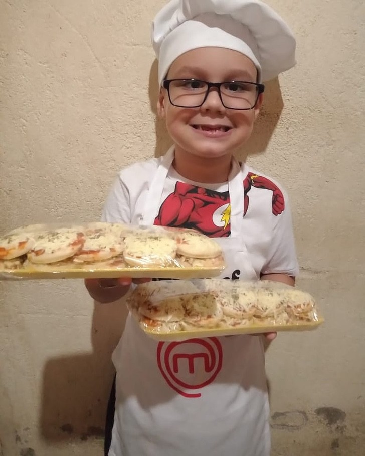 psicologiasdobrasil.com.br - Menino de 7 anos vende pizzas para comprar um computador para estudar