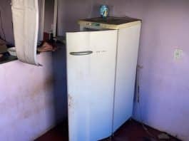 Criança sobrevive a incêndio se escondendo na geladeira. A mãe foi presa por abandono de incapaz