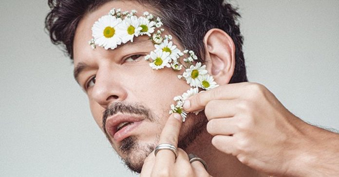 João Vicente de Castro diz que sua infância não foi feliz e trabalhou relação com os pais na terapia