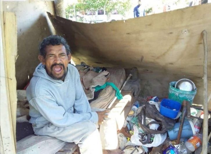 psicologiasdobrasil.com.br - Homem doou parte de seu terreno para morador de rua e construiu casa para ele