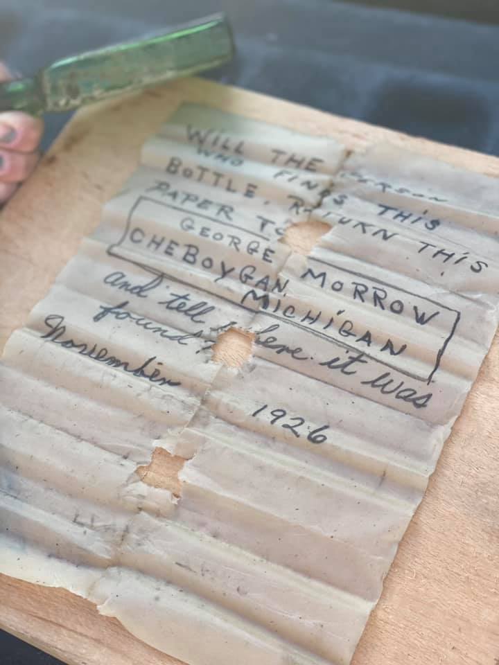 psicologiasdobrasil.com.br - Mulher encontra carta datada de 1926, rastreia a filha do autor e entrega a ela