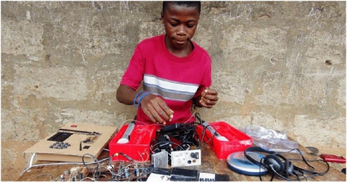 A incrível história do menino que ‘estudou’ engenharia em um aterro sanitário em Serra Leoa