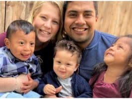 Mulher cria fundação para cuidar de crianças abandonadas devido a deficiências