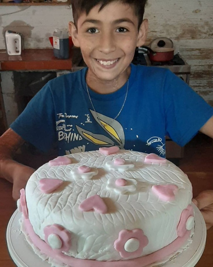 psicologiasdobrasil.com.br - Menino de 10 anos faz bolos para pagar cirurgia reconstrutiva. Seu sonho é ser confeiteiro