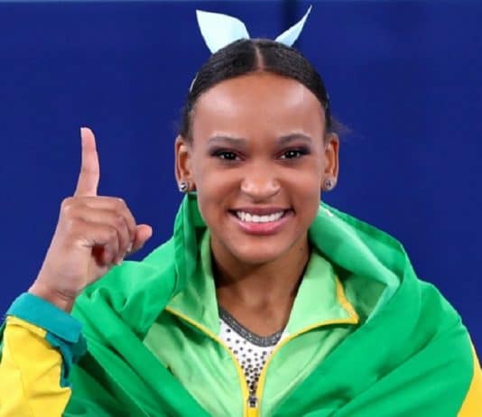 Campeã olímpica Rebeca Andrade destaca papel de psicóloga em suas vitórias