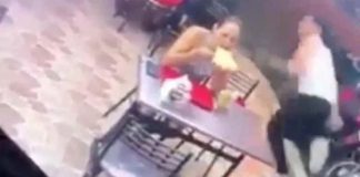 Mulher é abandonada pelo namorado durante assalto e continua comendo (VÍDEO)