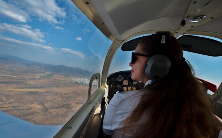 psicologiasdobrasil.com.br - Mulher que vendia milho na rua realiza o sonho de se tornar piloto de avião