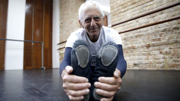 psicologiasdobrasil.com.br - “Não é tarde, me sinto vivo”: Aposentado de 80 anos faz 5 aulas de balé por dia
