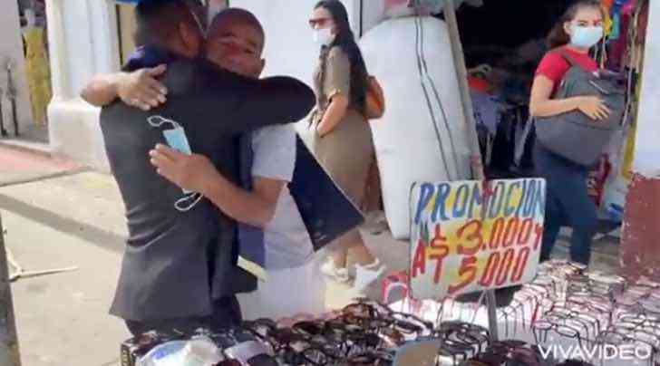 psicologiasdobrasil.com.br - Advogado recém-formado dedica título a seu pai vendedor ambulante