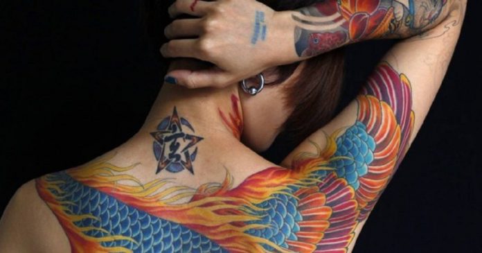 União Europeia proíbe tatuagens coloridas devido a riscos à saúde