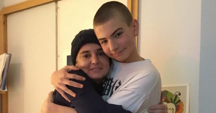 Filho da cantora Sinead O’Connor falece aos 17 anos; jovem fugiu de hospital