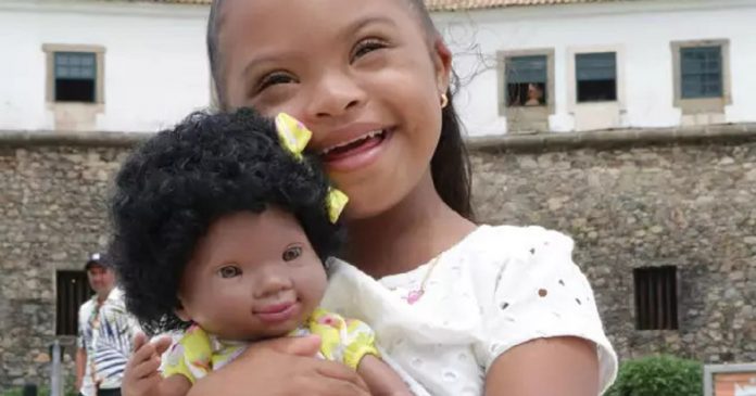 Apae lança linha de bonecas com síndrome de Down para promover auto-estima e representatividade