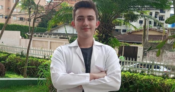 Jovem com autismo é aprovado no vestibular de medicina