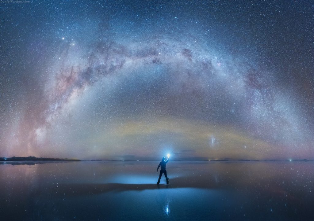 psicologiasdobrasil.com.br - Fotógrafo captura fantásticas imagens da Via Láctea refletidas no maior deserto de sal do mundo