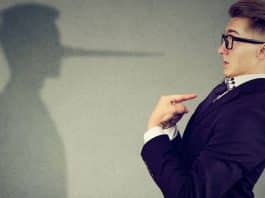 Quais são os sinais que identificam um mentiroso compulsivo