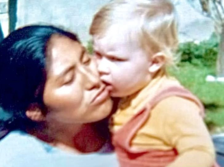 psicologiasdobrasil.com.br - Homem viaja mais de 8 mil km para reencontrar a babá que cuidou dele há 45 anos