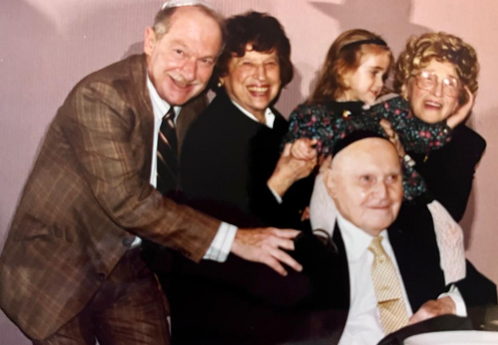 psicologiasdobrasil.com.br - Família judia recebe carta escrita há 75 anos por parente que sobreviveu ao Holocausto