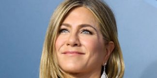 Jennifer Aniston recorreu à terapia para superar fim de “Friends” e divórcio de Brad Pitt