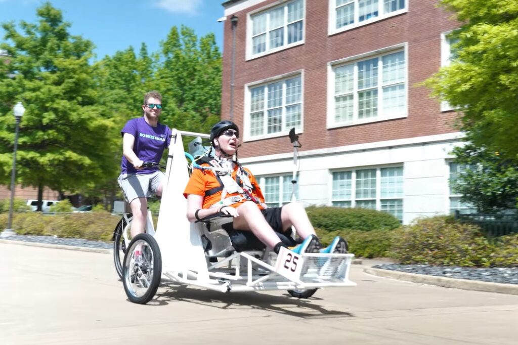 psicologiasdobrasil.com.br - Estudantes criam bicicleta personalizada para que homem com ELA possa sentir o vento no rosto