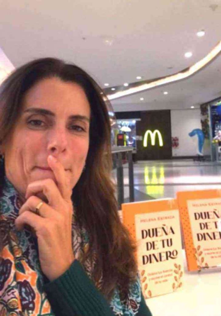 psicologiasdobrasil.com.br - Após ninguém comparecer ao lançamento de seu livro, escritora resolve aceitar o fracasso: "É parte do caminho"