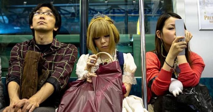Síndrome do celibato: Por que os jovens japoneses estão desistindo de se relacionar?