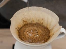 Café coado em filtro de papel é associado a menor risco de óbito, aponta estudo