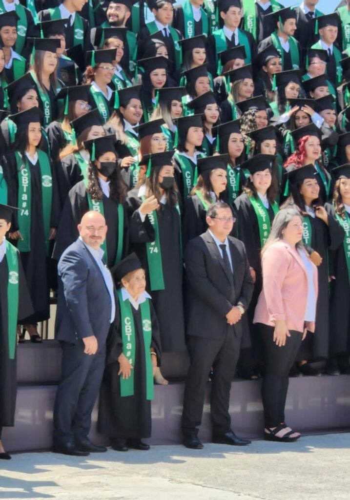 psicologiasdobrasil.com.br - Vovó de 84 anos finalmente conquista seu diploma do Ensino Médio