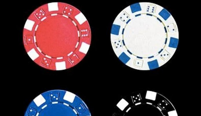 Mão de pôquer: Como jogar e ganhar com qualquer mão