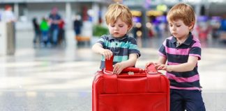 “Viajar com crianças menores de 5 anos é horrível”, desabafa mãe