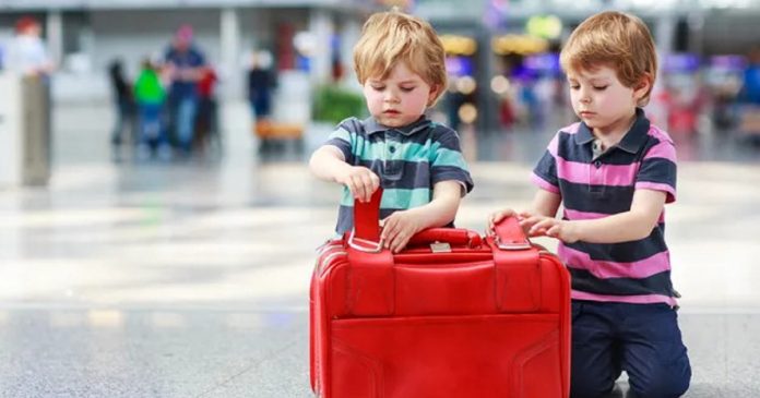 “Viajar com crianças menores de 5 anos é horrível”, desabafa mãe