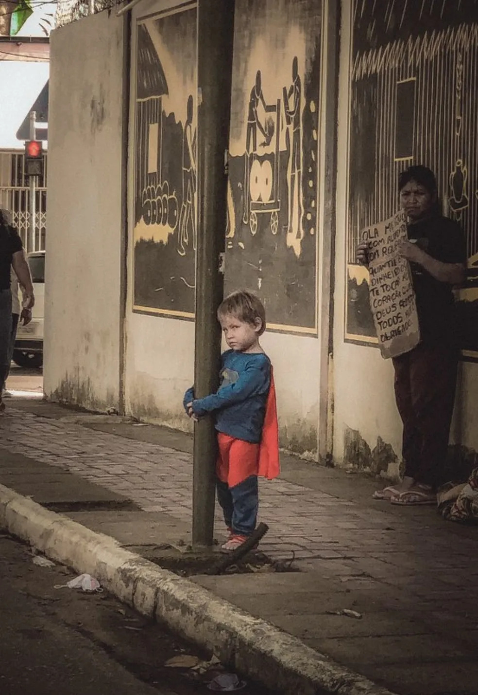 psicologiasdobrasil.com.br - Foto de criança pedindo dinheiro em semáfoto no Acre comove a web