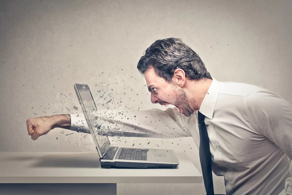 psicologiasdobrasil.com.br - Por que tantas pessoas gostam de discutir nas redes sociais? Psicólogo explica