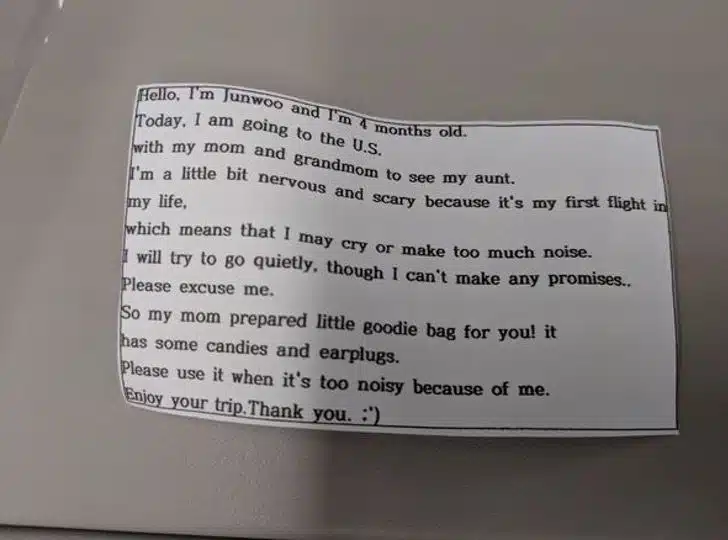 psicologiasdobrasil.com.br - A m&atilde;e distribuiu doces e protetores de ouvido em um avi&atilde;o para se desculpar por seu beb&ecirc;.