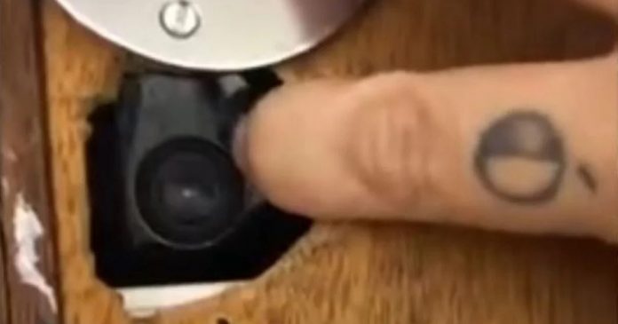 Casal descobre câmera escondida em apartamento contratado através do Airbnb