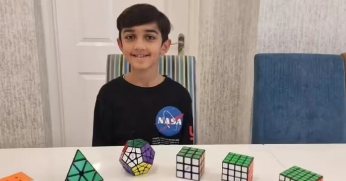 Com apenas 11 anos ele tem um QI que ultrapassa os de Alberts Einstein e Stephen Hawking