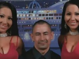 Gêmeas que dividem o mesmo namorado usam Natal para faturar