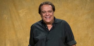Dennis Carvalho está internado em estado grave, diz colunista