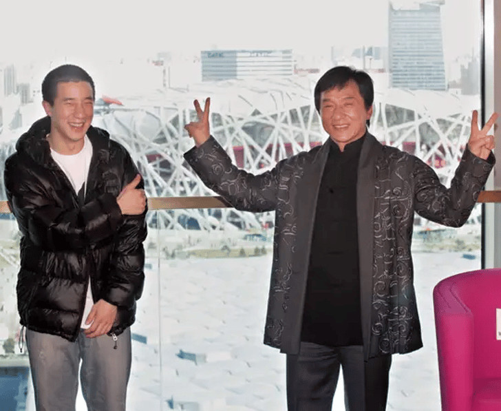 psicologiasdobrasil.com.br - Jackie Chan n&atilde;o deixar&aacute; fortuna de 400 milh&otilde;es de d&oacute;lares para seu filho