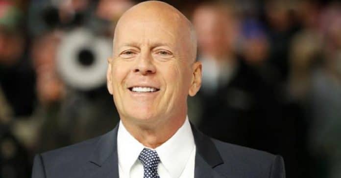 Bruce Willis foi diagnosticado com demência, informam Demi Moore e esposa do astro